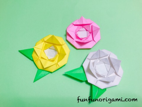 折り紙のバラの簡単な折り方をご紹介！子供でも作れるよ♡ | たのしい 