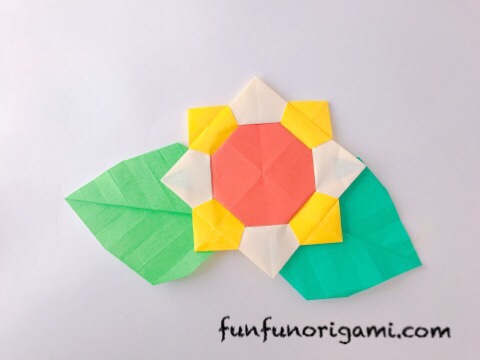 折り紙でひまわり 二枚で作れる平面の折り方をご紹介 たのしい おりがみ
